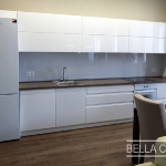 Кухня с фасадами из крашеного MDF