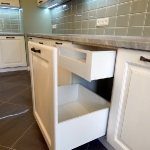 Кухня с фасадами из массива ясеня