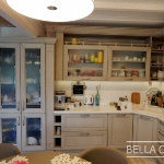 Кухня с фасадами из массива ясеня