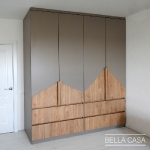 Шкаф в детскую комнату