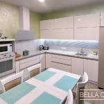 Кухня с фасадами акрила