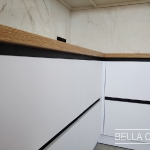 Кухня с фасадами Fenix NTM