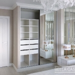 Шкаф с зеркалом