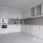 Кухня с фасадами из крашеного MDF