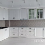 Кухня с фасадами из крашеного MDF