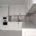 Кухня с фасадами из крашеного MDF